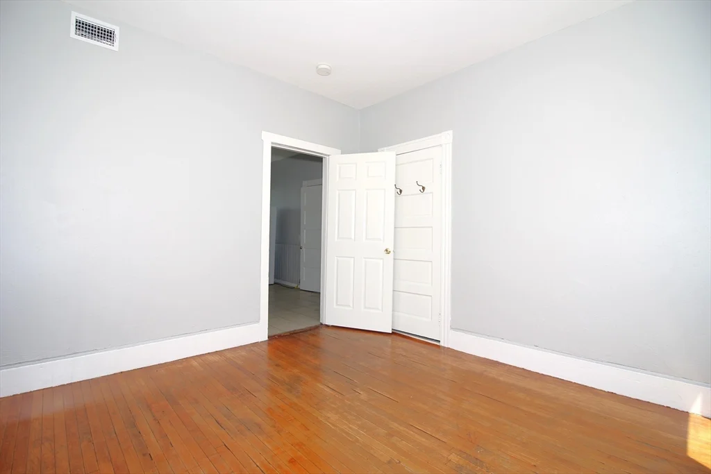 4 bed, 1 bath apartment for rent at 82 Fox Unit 2, Worcester — photo 13 of 16