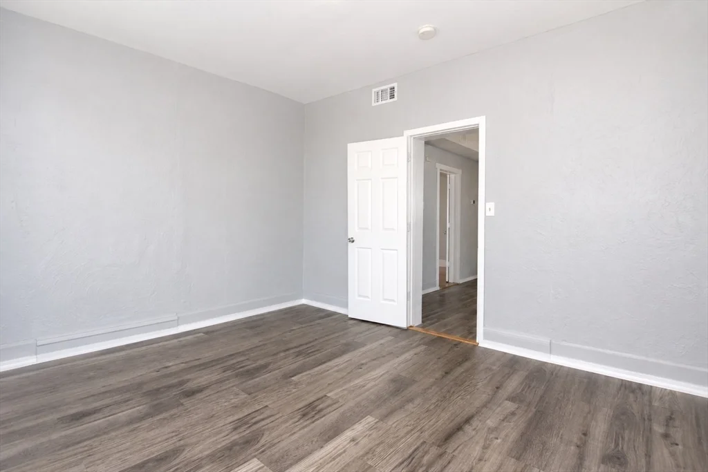 4 bed, 1 bath apartment for rent at 82 Fox Unit 2, Worcester — photo 9 of 16