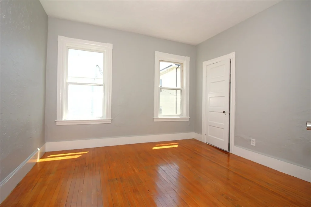 4 bed, 1 bath apartment for rent at 82 Fox Unit 2, Worcester — photo 11 of 16