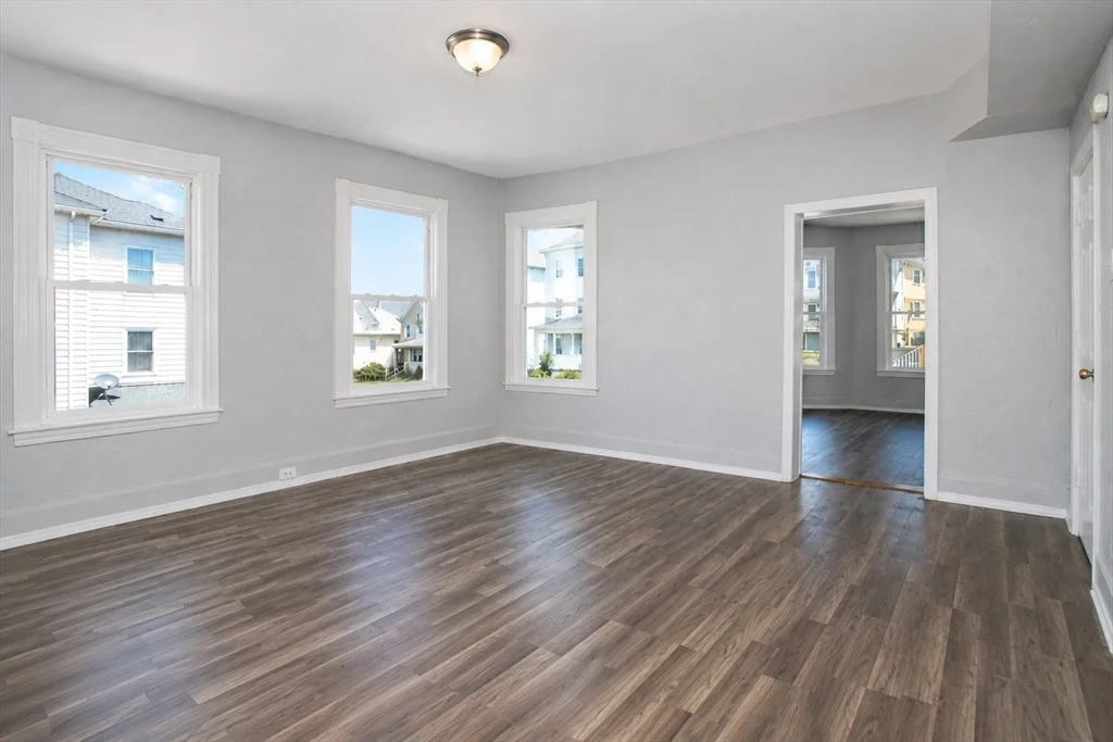 4 bed, 1 bath apartment for rent at 82 Fox Unit 2, Worcester — photo 3 of 16