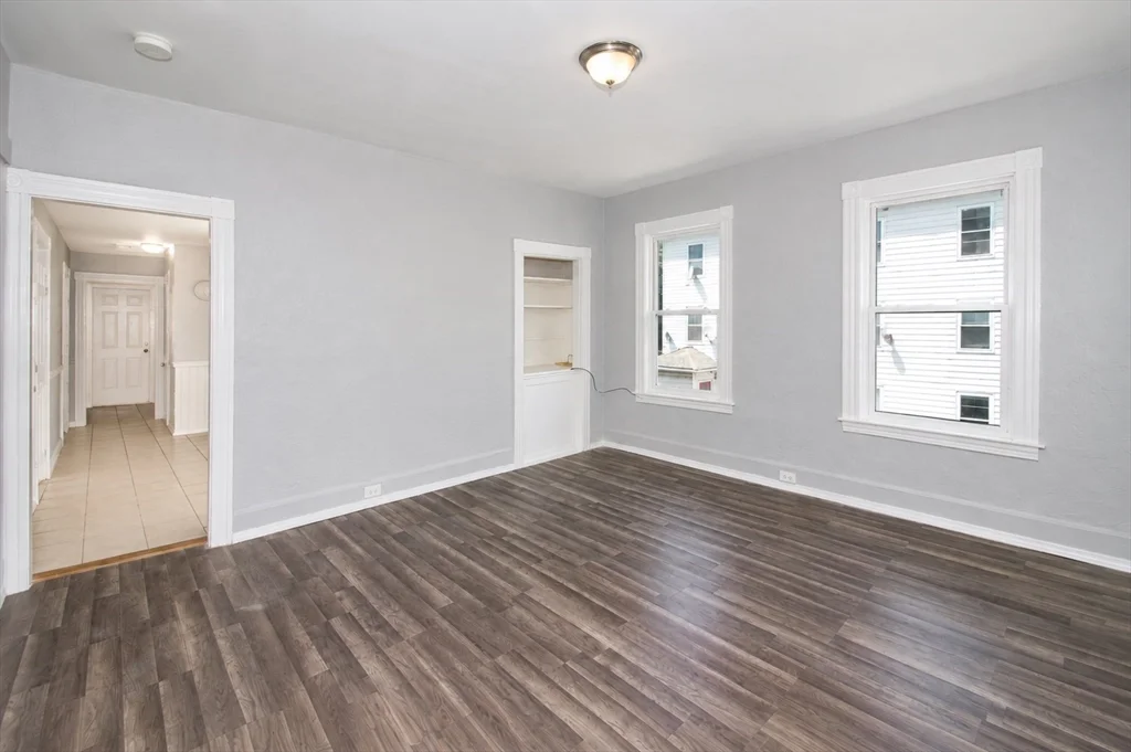 4 bed, 1 bath apartment for rent at 82 Fox Unit 2, Worcester — photo 4 of 16