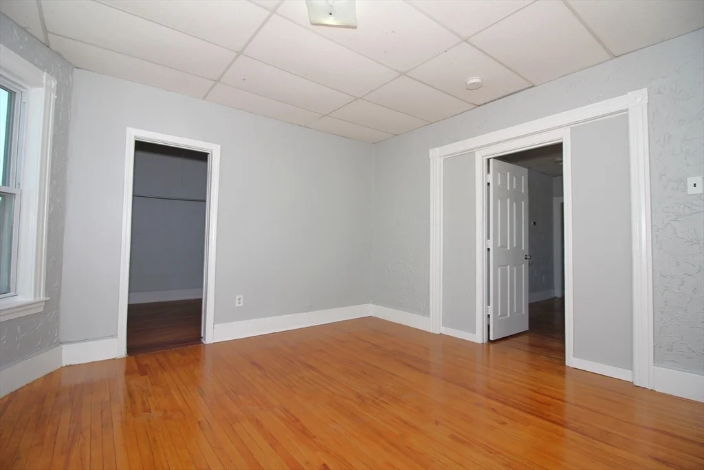 4 bed, 1 bath apartment for rent at 82 Fox Unit 3, Worcester — photo 7 of 18