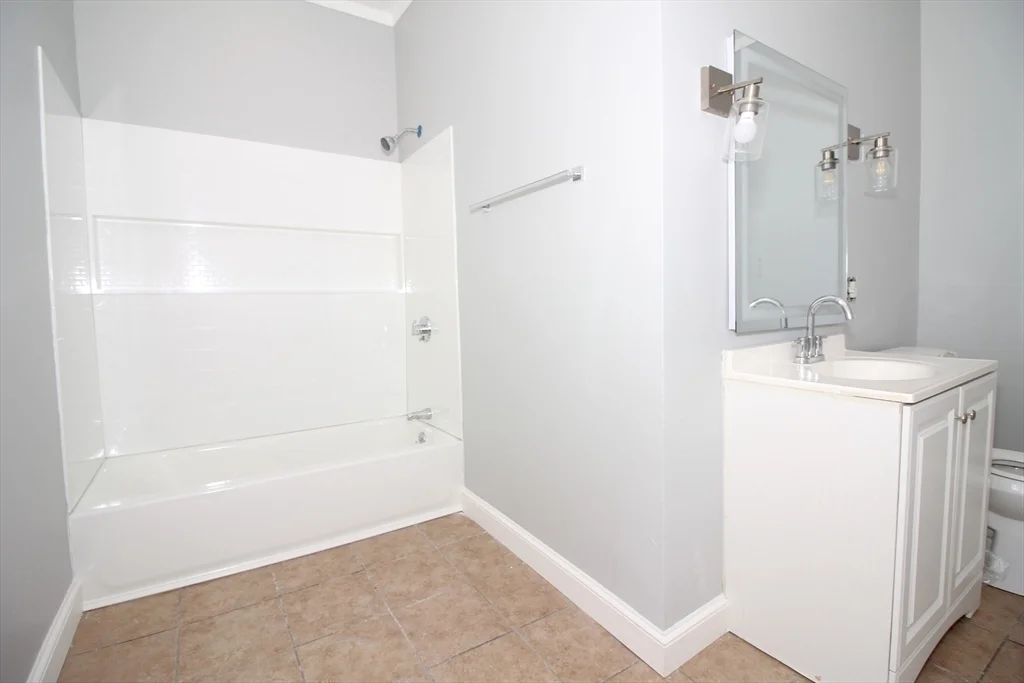 4 bed, 1 bath apartment for rent at 82 Fox Unit 3, Worcester — photo 18 of 18