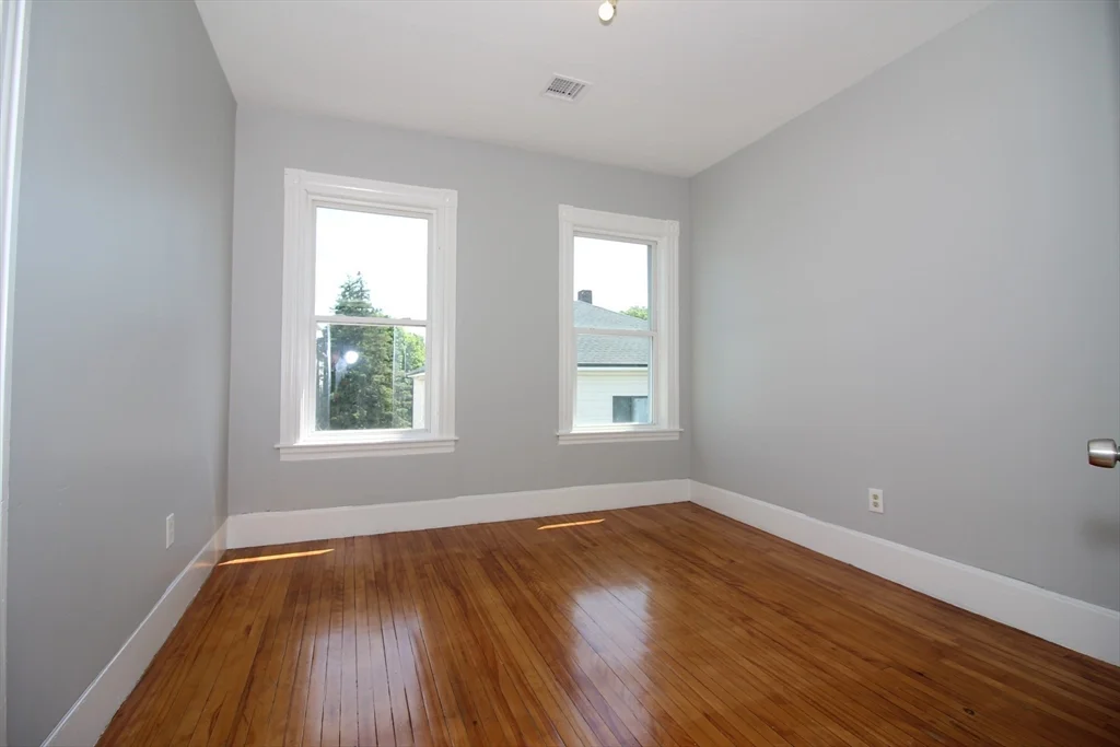 4 bed, 1 bath apartment for rent at 82 Fox Unit 3, Worcester — photo 12 of 18