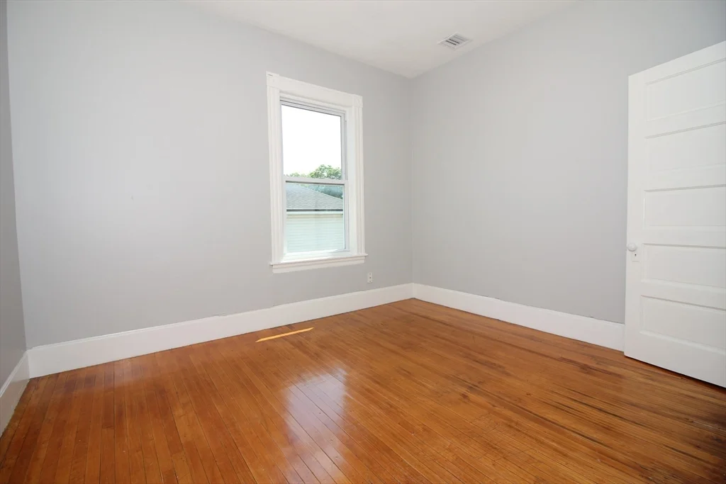 4 bed, 1 bath apartment for rent at 82 Fox Unit 3, Worcester — photo 14 of 18