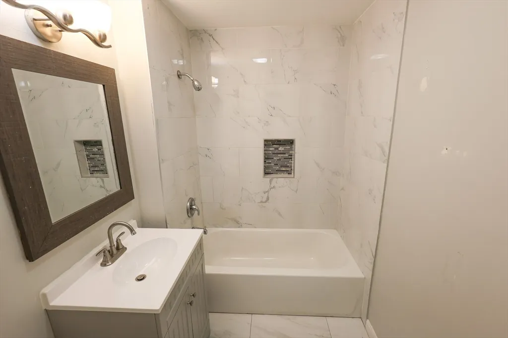 3 bed, 1 bath apartment for rent at 82 Fuller St Unit 1, Dorchester — photo 10 of 13