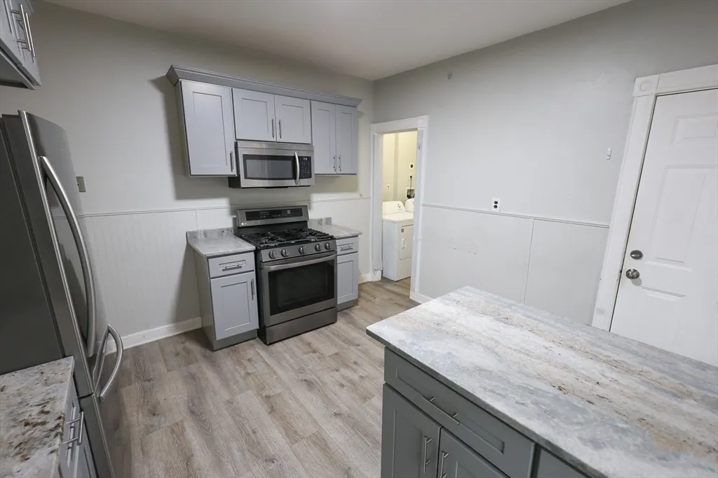 3 bed, 1 bath apartment for rent at 82 Fuller St Unit 1, Dorchester — photo 4 of 13