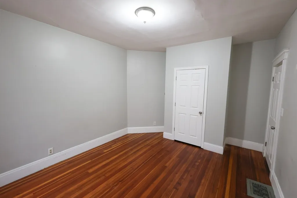 3 bed, 1 bath apartment for rent at 82 Fuller St Unit 1, Dorchester — photo 9 of 13