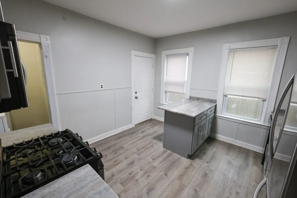 3 bed, 1 bath apartment for rent at 82 Fuller St Unit 1, Dorchester — photo 2 of 13
