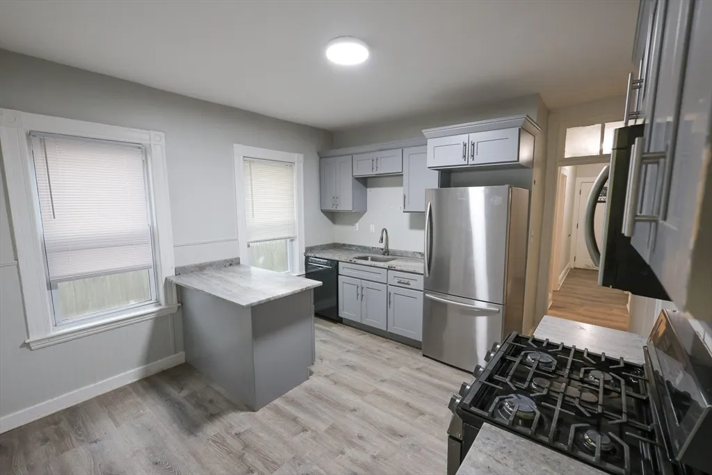 3 bed, 1 bath apartment for rent at 82 Fuller St Unit 1, Dorchester — photo 3 of 13