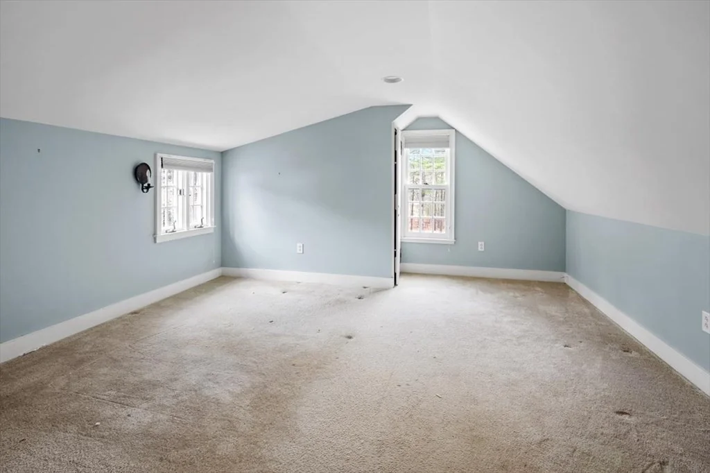 4 bed, 3 bath apartment for rent at 82 Gardner St Unit 82, Hingham — photo 17 of 23