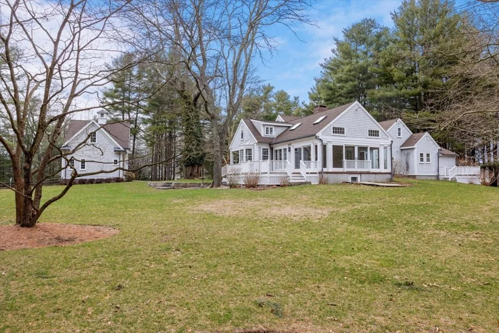 4 bed, 3 bath apartment for rent at 82 Gardner St Unit 82, Hingham — photo 23 of 23