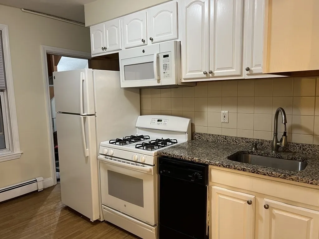 2 bed, 1 bath apartment for rent at 82 Hampshire St Unit 2, Central Square — photo 2 of 6