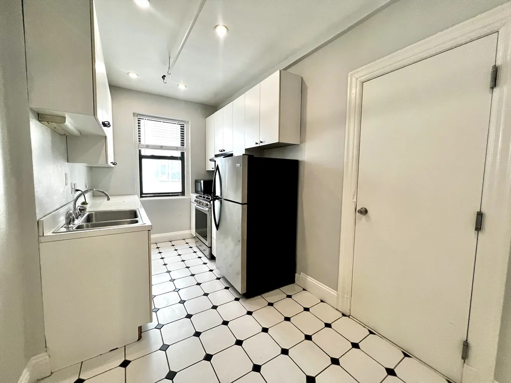 1 bed, 1 bath apartment for rent at 82 Jersey St Unit 31, Fenway — photo 6 of 20