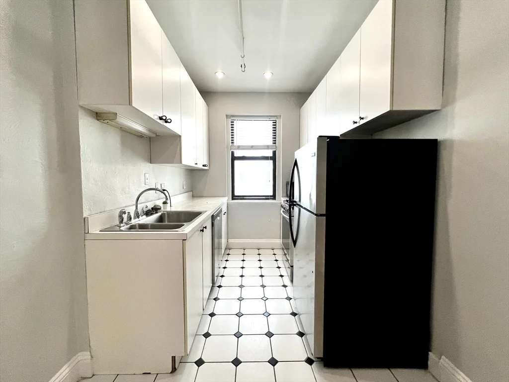 1 bed, 1 bath apartment for rent at 82 Jersey St Unit 31, Fenway — photo 4 of 20