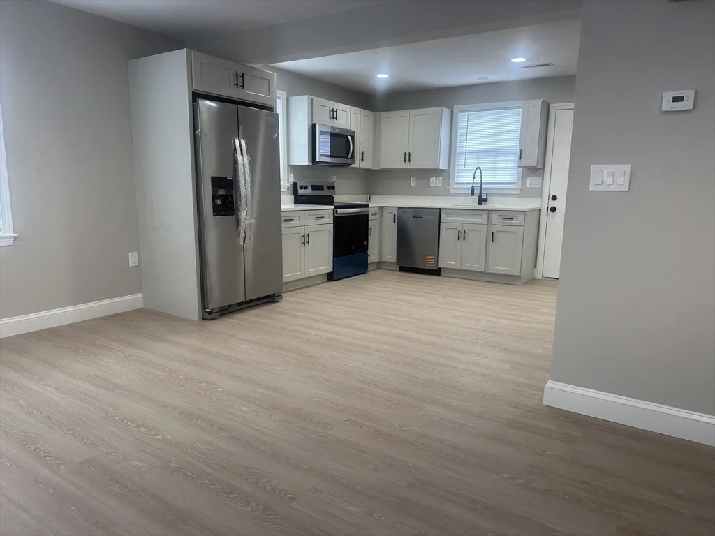 3 bed, 3 bath apartment for rent at 82 Johnson St Unit 1, Taunton — photo 4 of 20