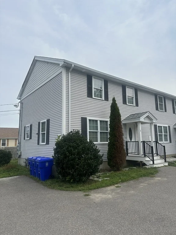 3 bed, 3 bath apartment for rent at 82 Johnson St Unit 1, Taunton — photo 1 of 20