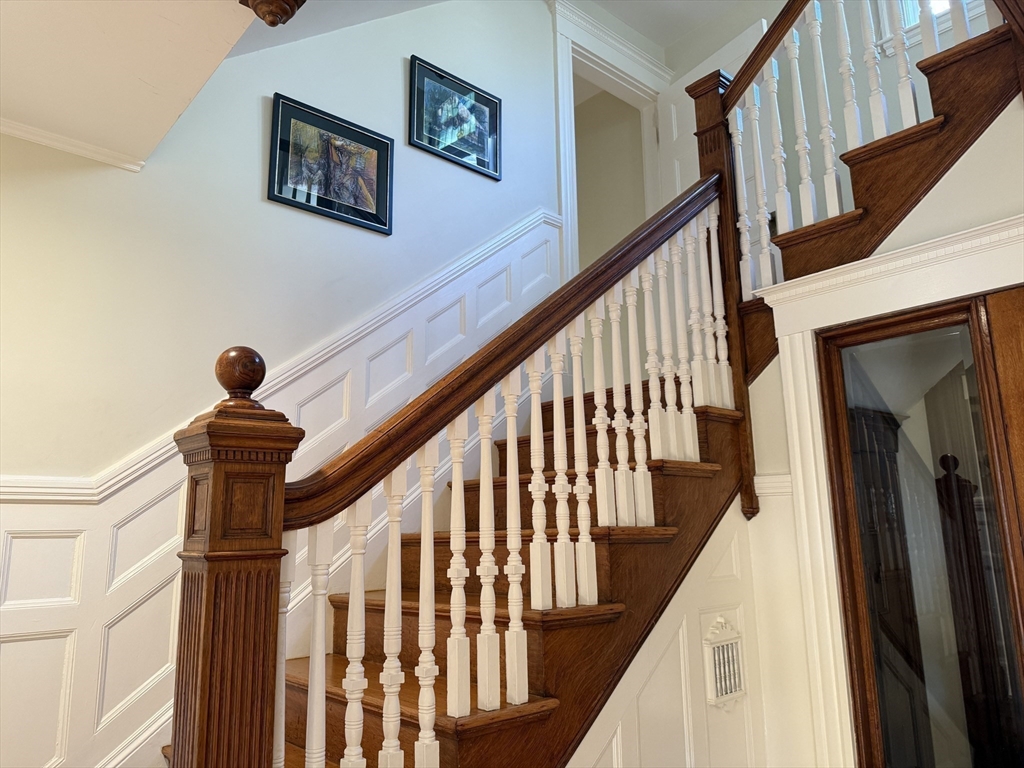 5 bed, 3 bath apartment for rent at 82 Lancaster Ter, Coolidge Corner — photo 12 of 31