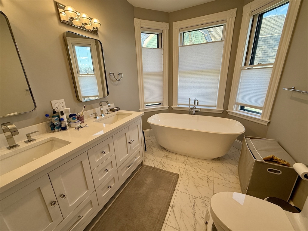5 bed, 3 bath apartment for rent at 82 Lancaster Ter, Coolidge Corner — photo 14 of 31