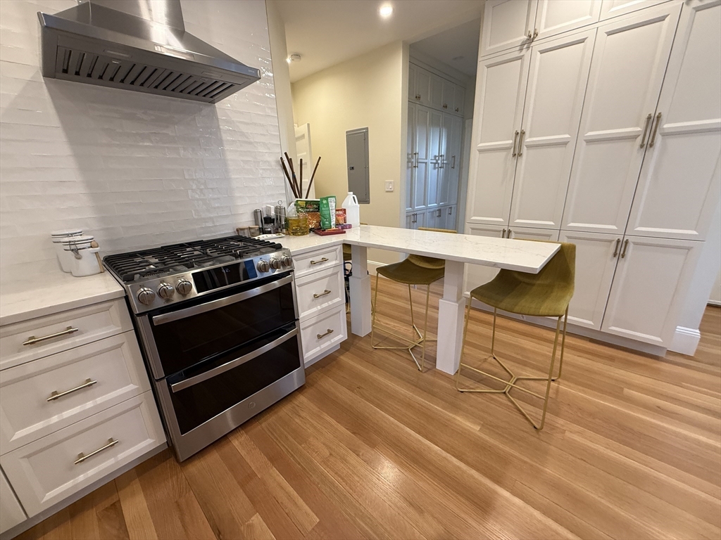 5 bed, 3 bath apartment for rent at 82 Lancaster Ter, Coolidge Corner — photo 7 of 31