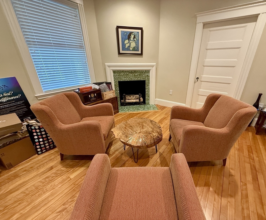 5 bed, 3 bath apartment for rent at 82 Lancaster Ter, Coolidge Corner — photo 4 of 31