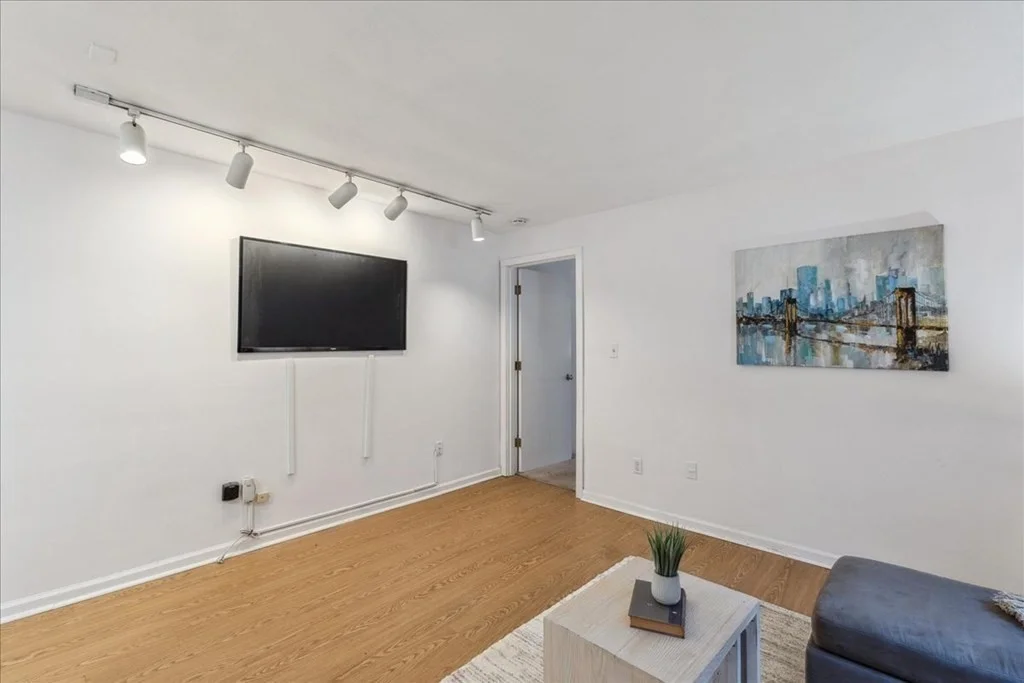 1 bed, 1 bath apartment for rent at 82 Lionel Ave Unit A, Waltham — photo 6 of 10