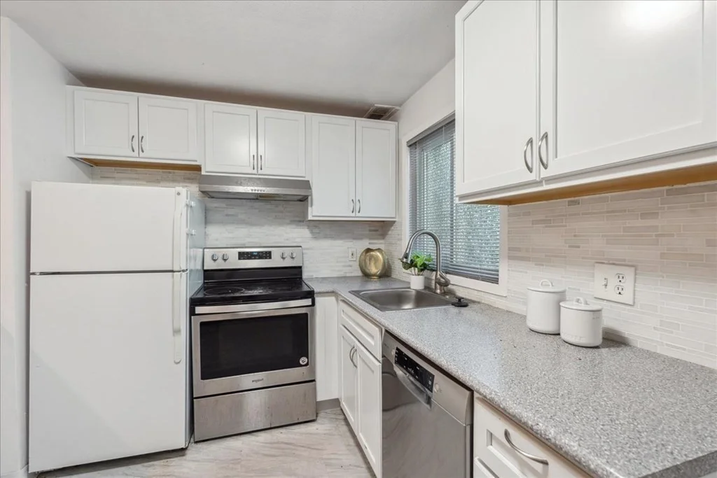 1 bed, 1 bath apartment for rent at 82 Lionel Ave Unit A, Waltham — photo 1 of 10