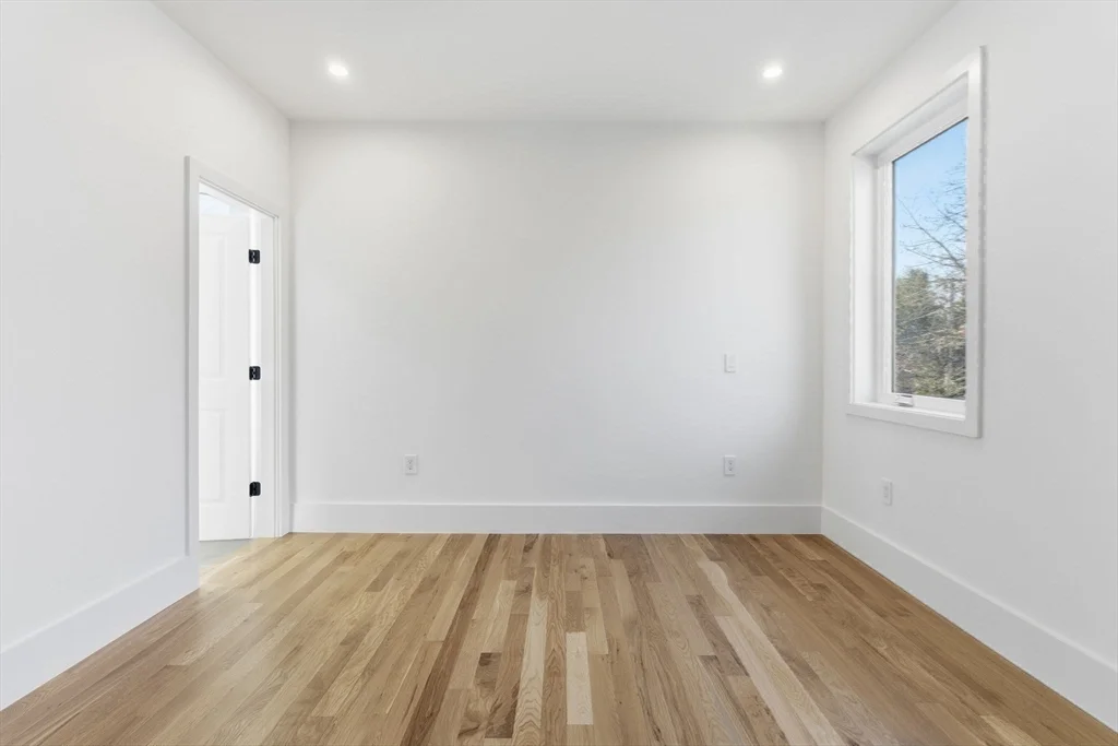 4 bed, 4+ bath apartment for rent at 82 Louise Rd Unit 82, Chestnut Hill — photo 22 of 37