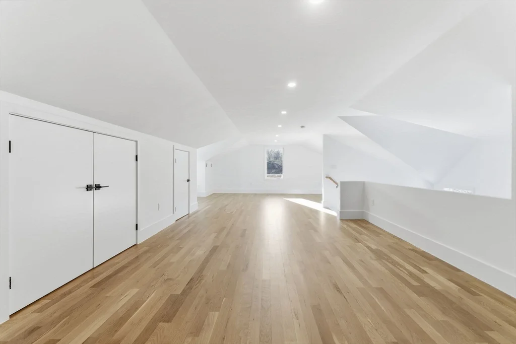 4 bed, 4+ bath apartment for rent at 82 Louise Rd Unit 82, Chestnut Hill — photo 33 of 37