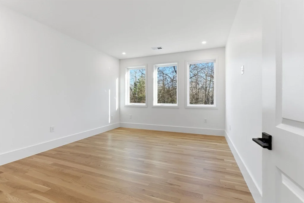 4 bed, 4+ bath apartment for rent at 82 Louise Rd Unit 82, Chestnut Hill — photo 16 of 37