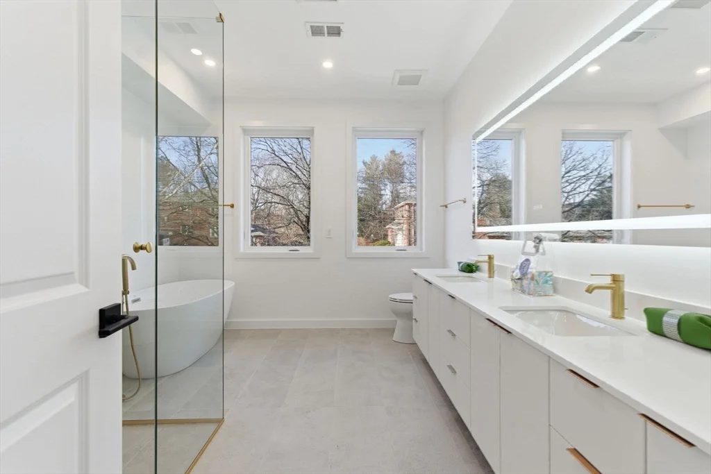 4 bed, 4+ bath apartment for rent at 82 Louise Rd Unit 82, Chestnut Hill — photo 26 of 37