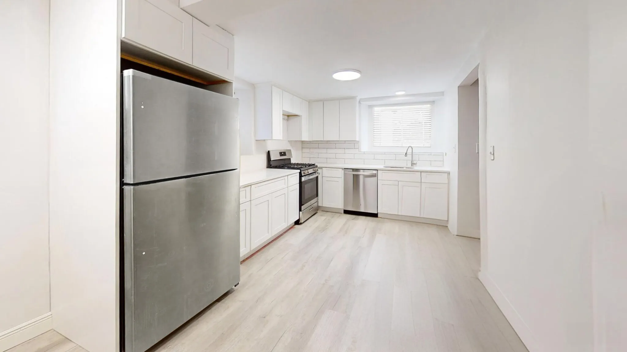 3 bed, 1 bath apartment for rent at 82 Madison Ave Unit 1, Newtonville — photo 4 of 27