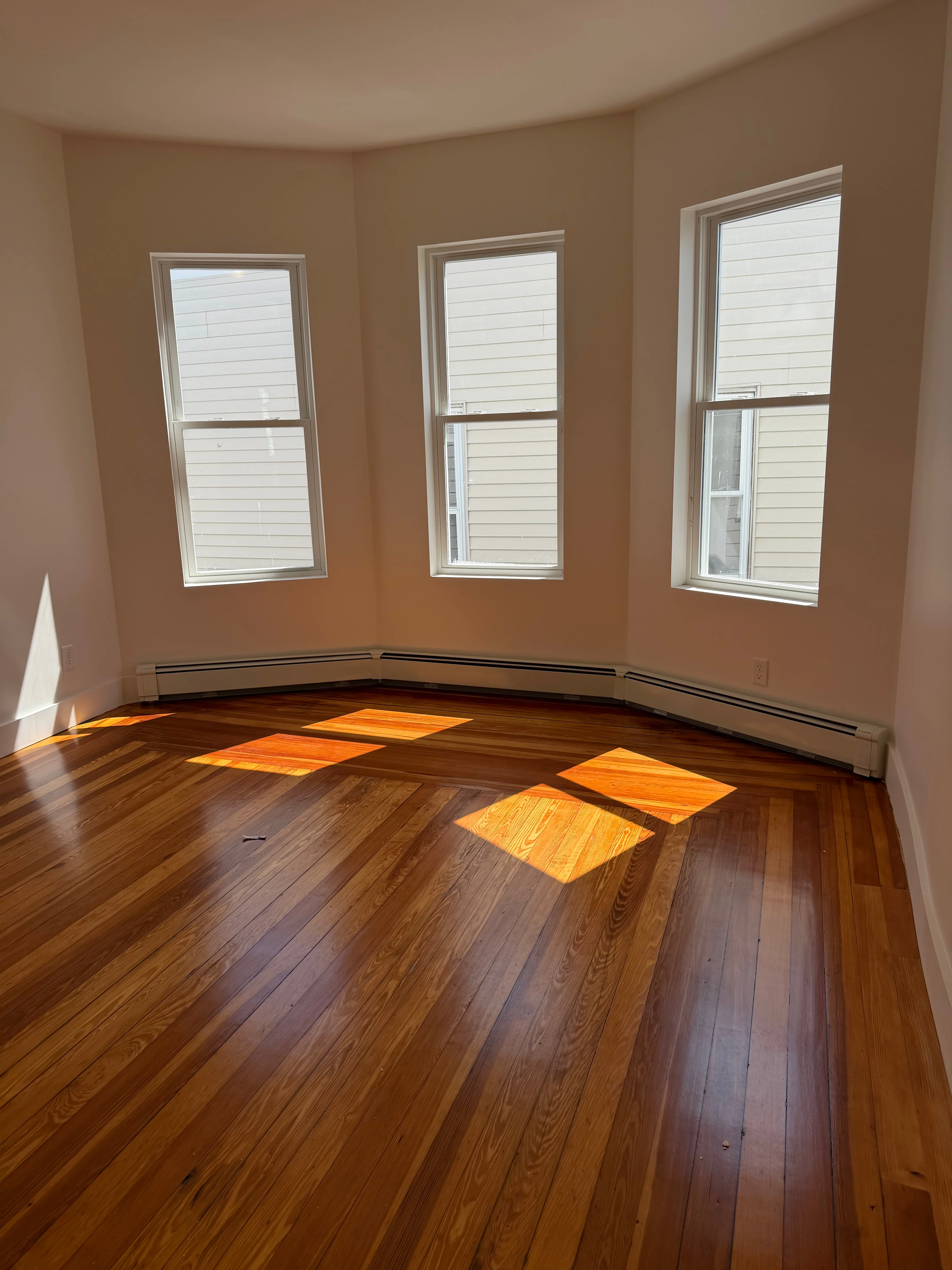4 bed, 2 bath apartment for rent at 82 Marion St Unit 1, Ward Two — photo 8 of 9