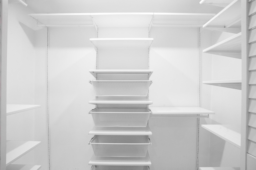 4 bed, 1 bath apartment for rent at 82 Mclellan St Unit 82, Dorchester — photo 6 of 14