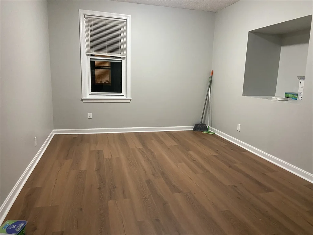 2 bed, 1 bath apartment for rent at 82 Montaup St Unit 2, Fall River — photo 4 of 9