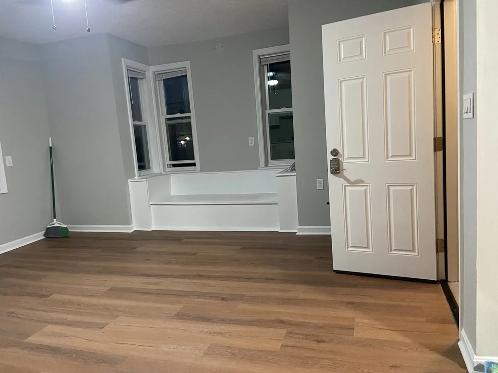 2 bed, 1 bath apartment for rent at 82 Montaup St Unit 2, Fall River — photo 5 of 9