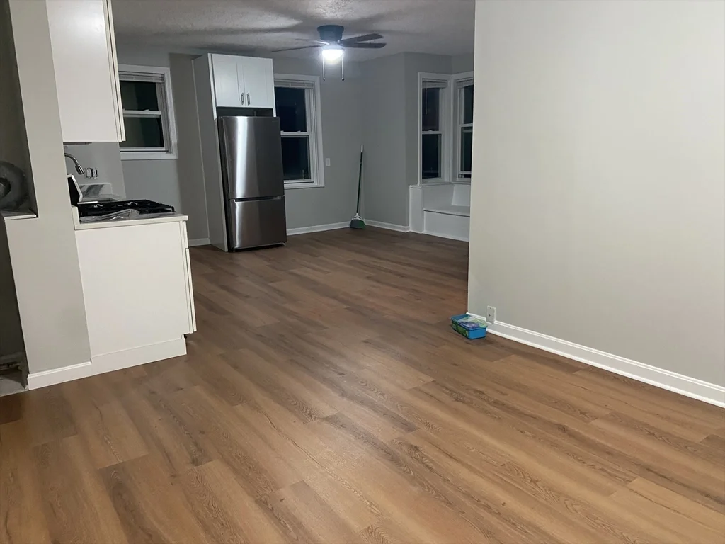 2 bed, 1 bath apartment for rent at 82 Montaup St Unit 2, Fall River — photo 2 of 9