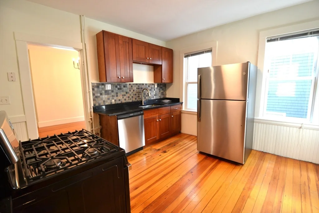 3 bed, 1 bath apartment for rent at 82 Montebello Rd Unit 1, Jamaica Plain — photo 1 of 25