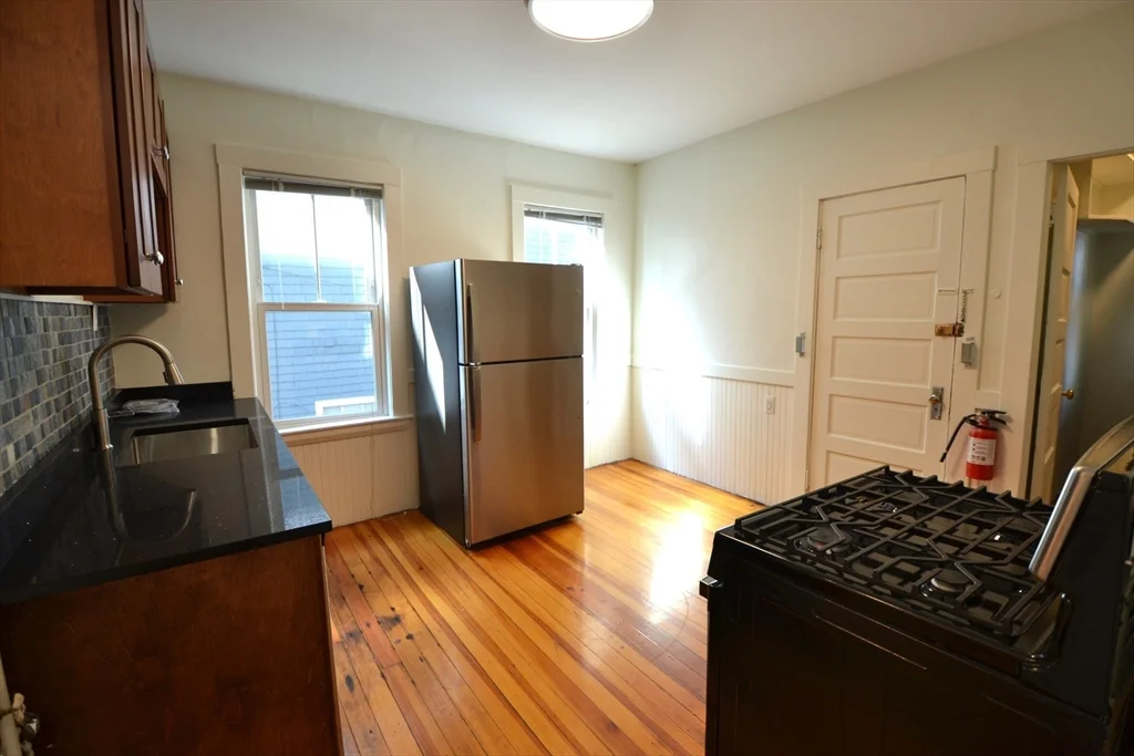 3 bed, 1 bath apartment for rent at 82 Montebello Rd Unit 1, Jamaica Plain — photo 3 of 25