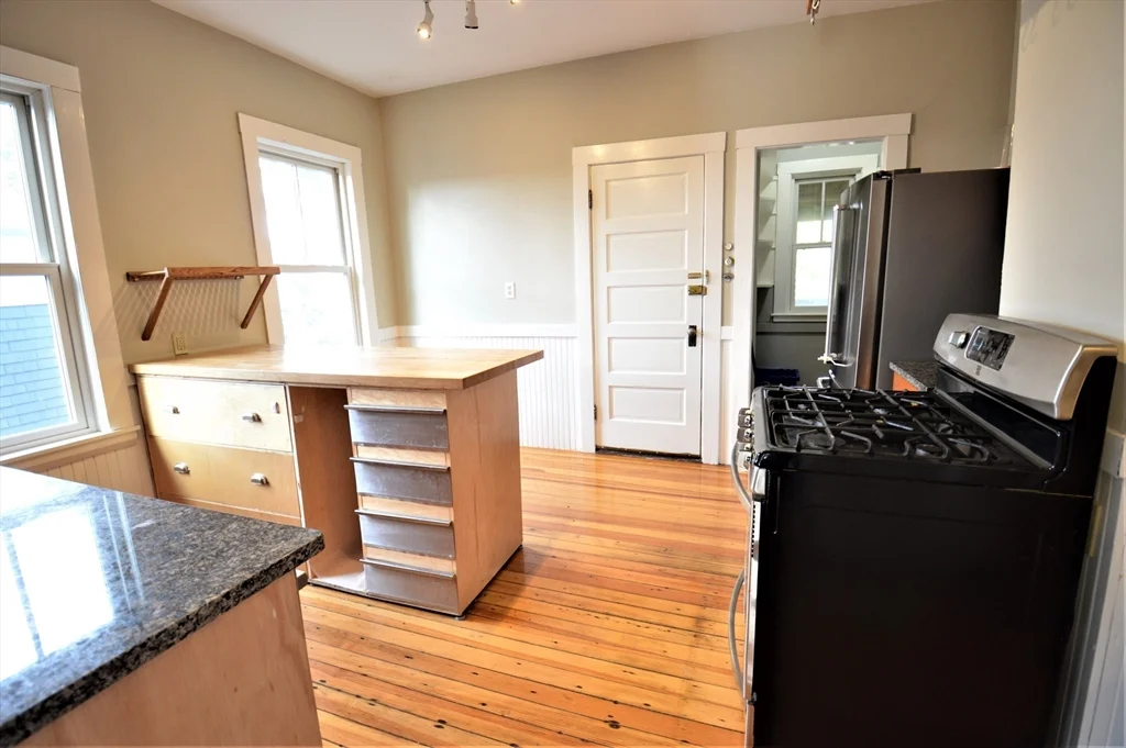 3 bed, 1 bath apartment for rent at 82 Montebello Rd Unit 3, Jamaica Plain — photo 2 of 23