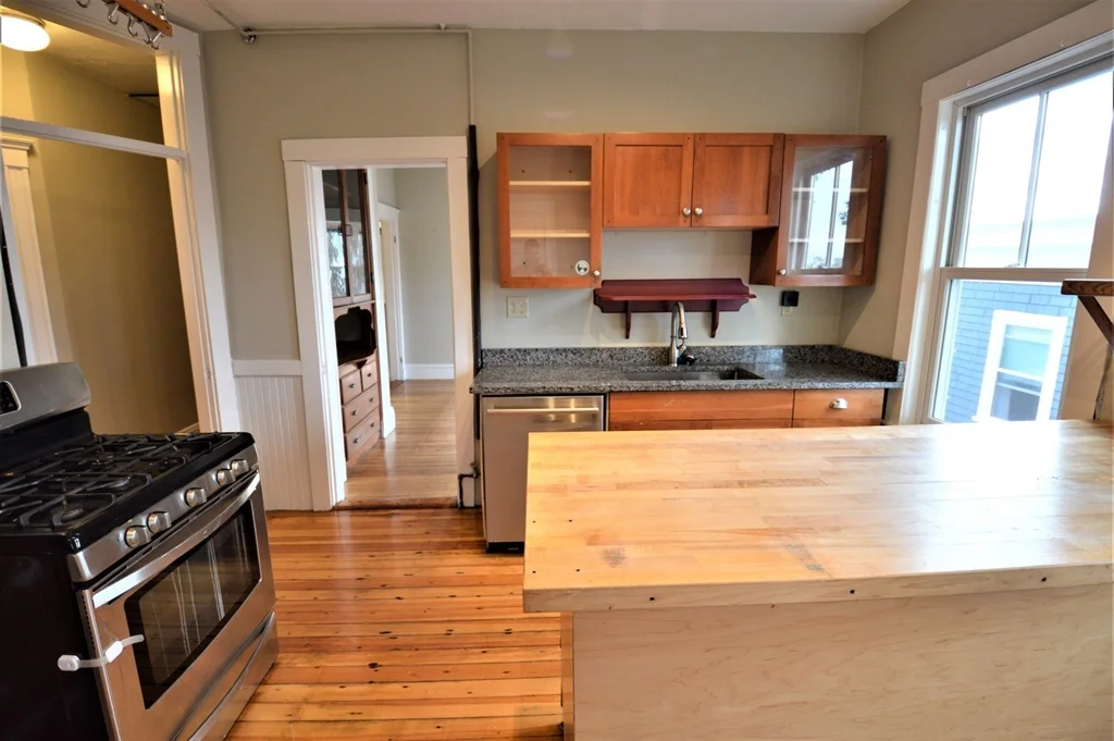 3 bed, 1 bath apartment for rent at 82 Montebello Rd Unit 3, Jamaica Plain — photo 1 of 23