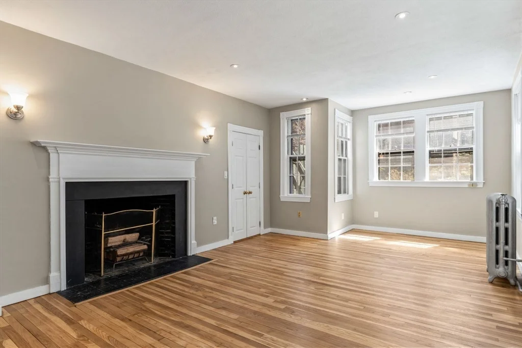 1 bed, 1 bath apartment for rent at 82 Phillips St Unit 1, Beacon Hill — photo 6 of 17