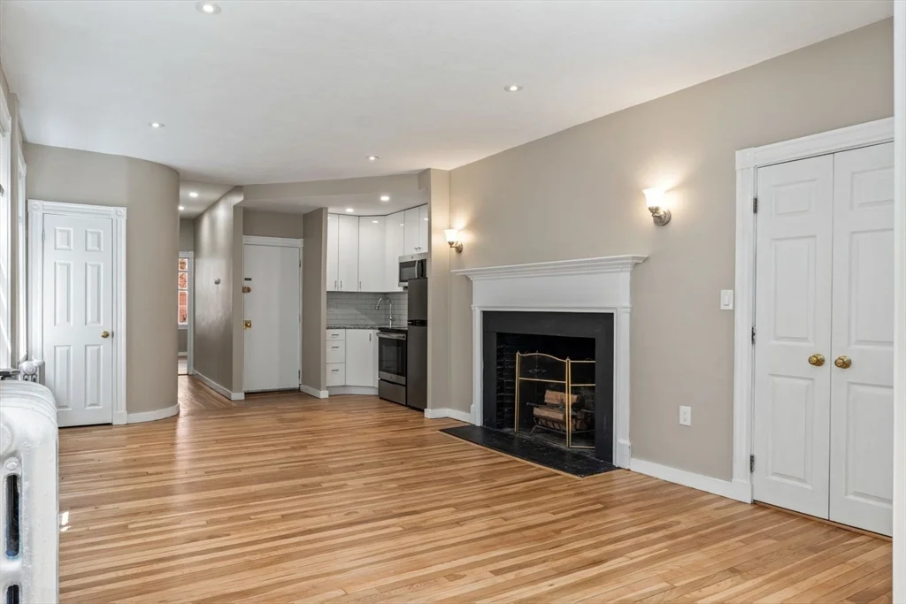1 bed, 1 bath apartment for rent at 82 Phillips St Unit 1, Beacon Hill — photo 8 of 17