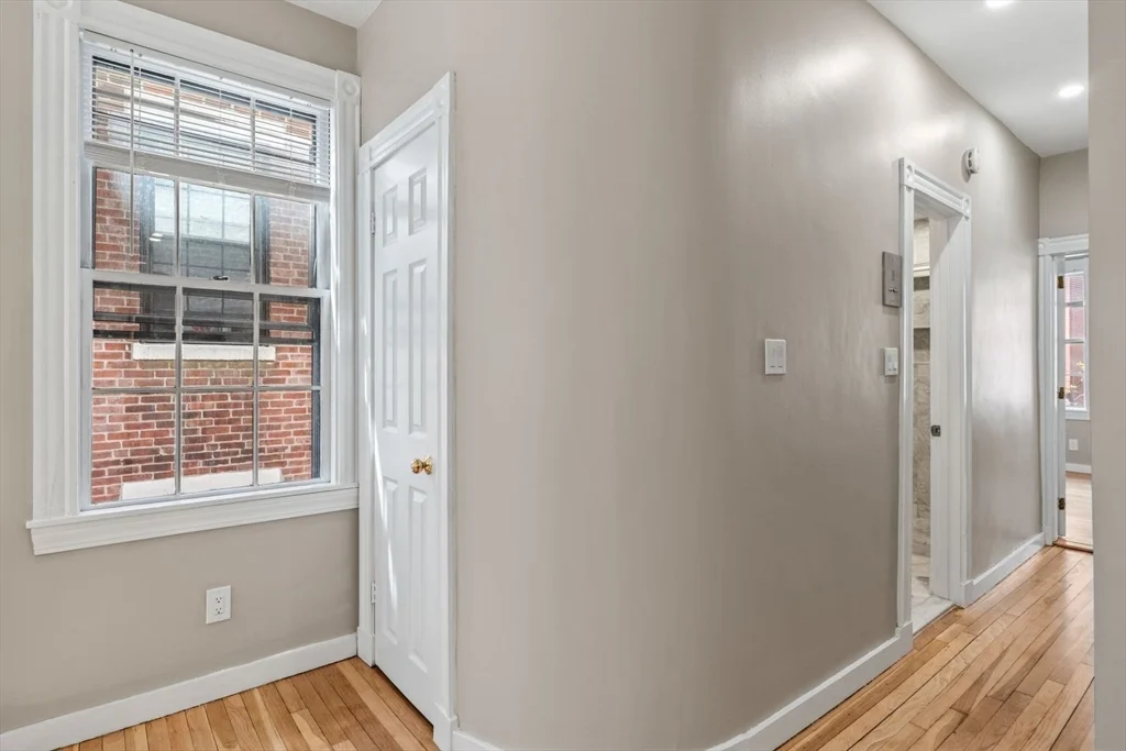 1 bed, 1 bath apartment for rent at 82 Phillips St Unit 1, Beacon Hill — photo 5 of 17