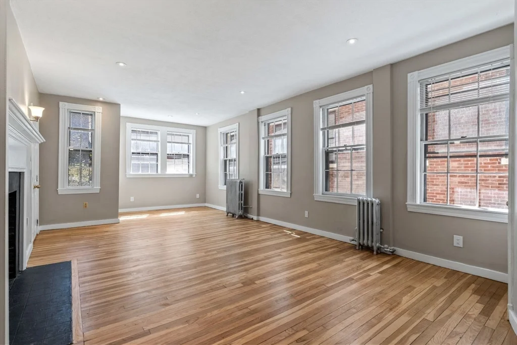 1 bed, 1 bath apartment for rent at 82 Phillips St Unit 1, Beacon Hill — photo 10 of 17