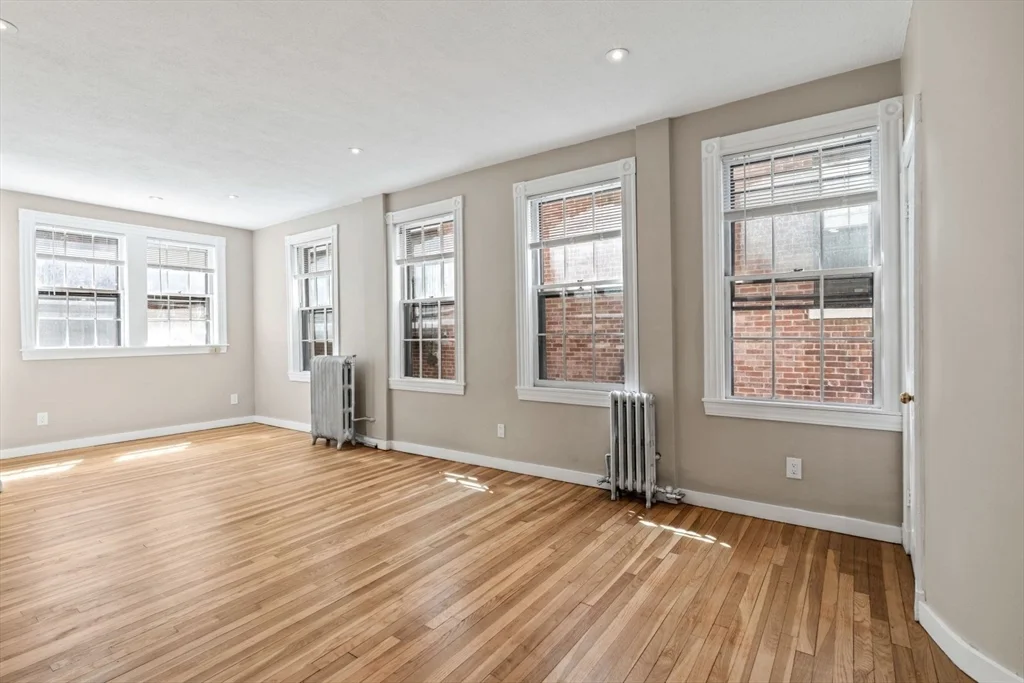 1 bed, 1 bath apartment for rent at 82 Phillips St Unit 1, Beacon Hill — photo 12 of 17
