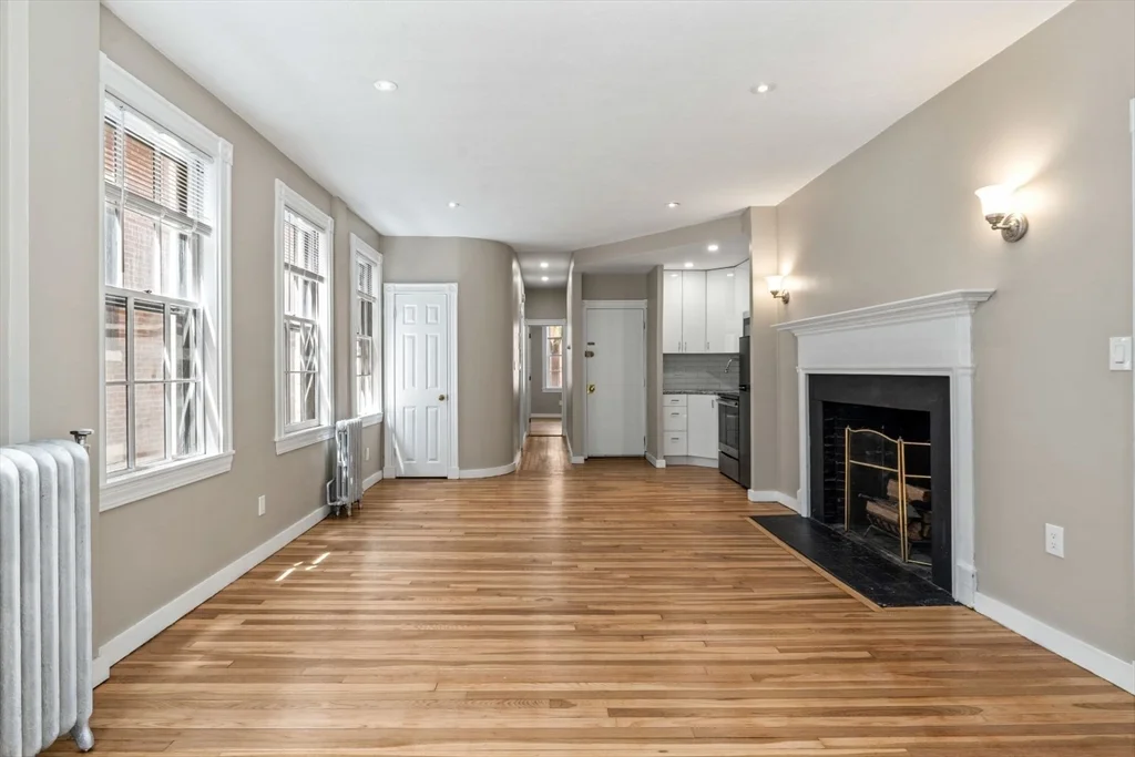 1 bed, 1 bath apartment for rent at 82 Phillips St Unit 1, Beacon Hill — photo 7 of 17