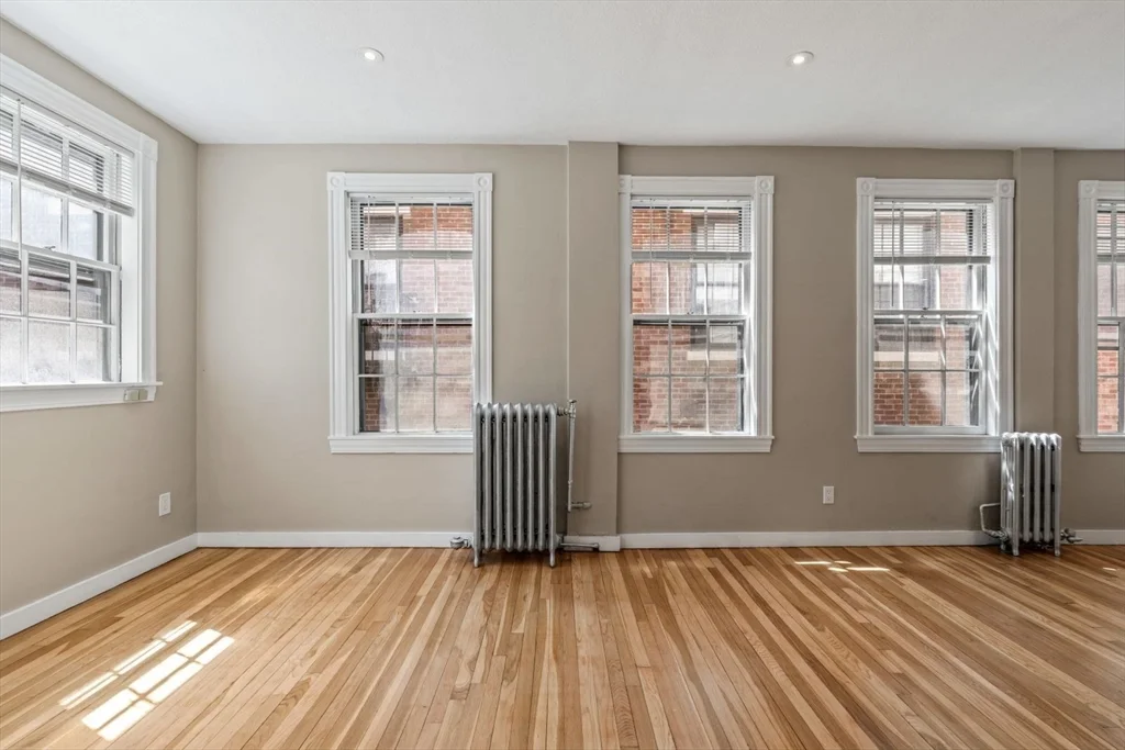 1 bed, 1 bath apartment for rent at 82 Phillips St Unit 1, Beacon Hill — photo 11 of 17