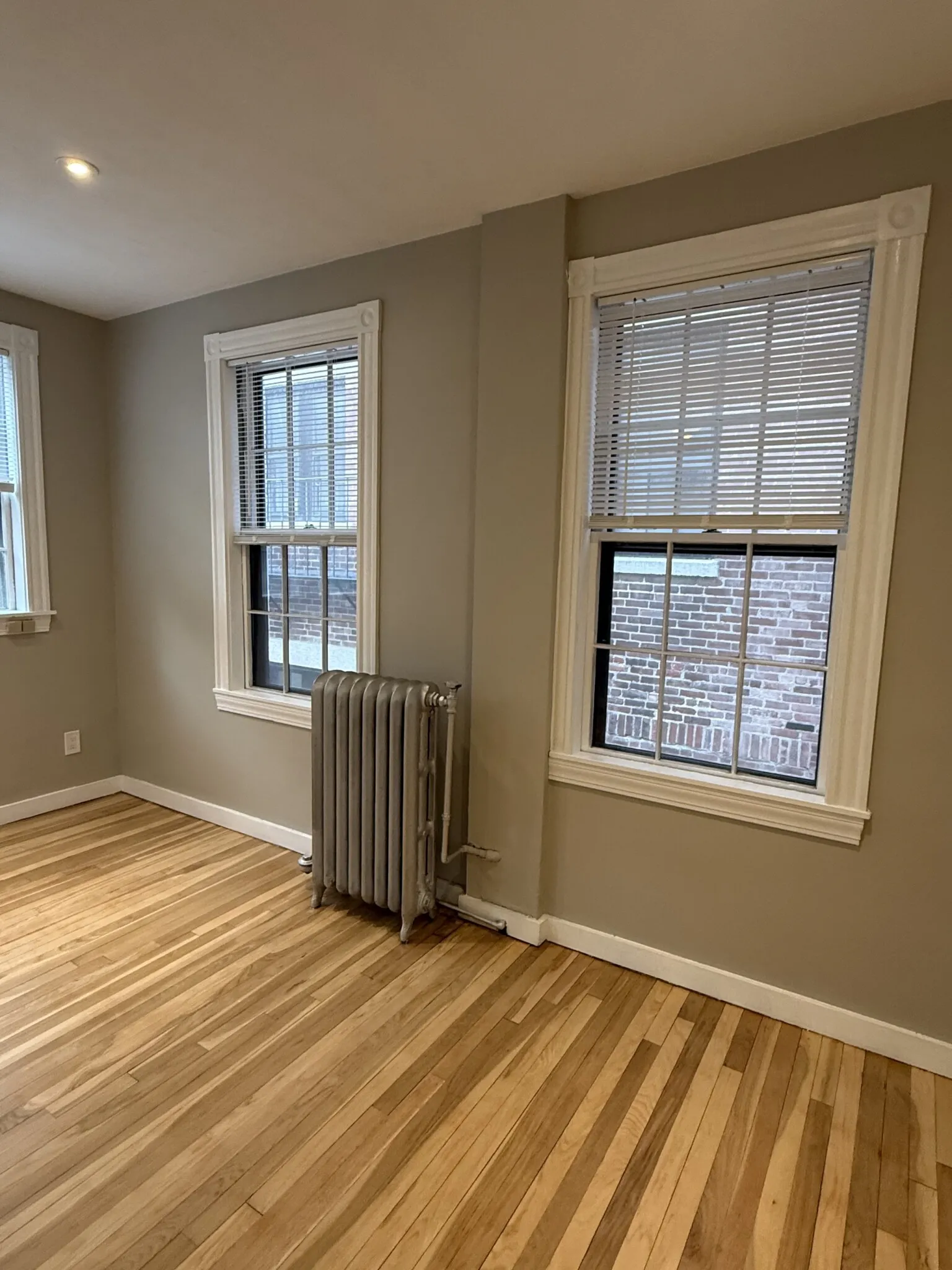 1 bed, 1 bath apartment for rent at 82 Phillips St Unit 2, Beacon Hill — photo 4 of 9