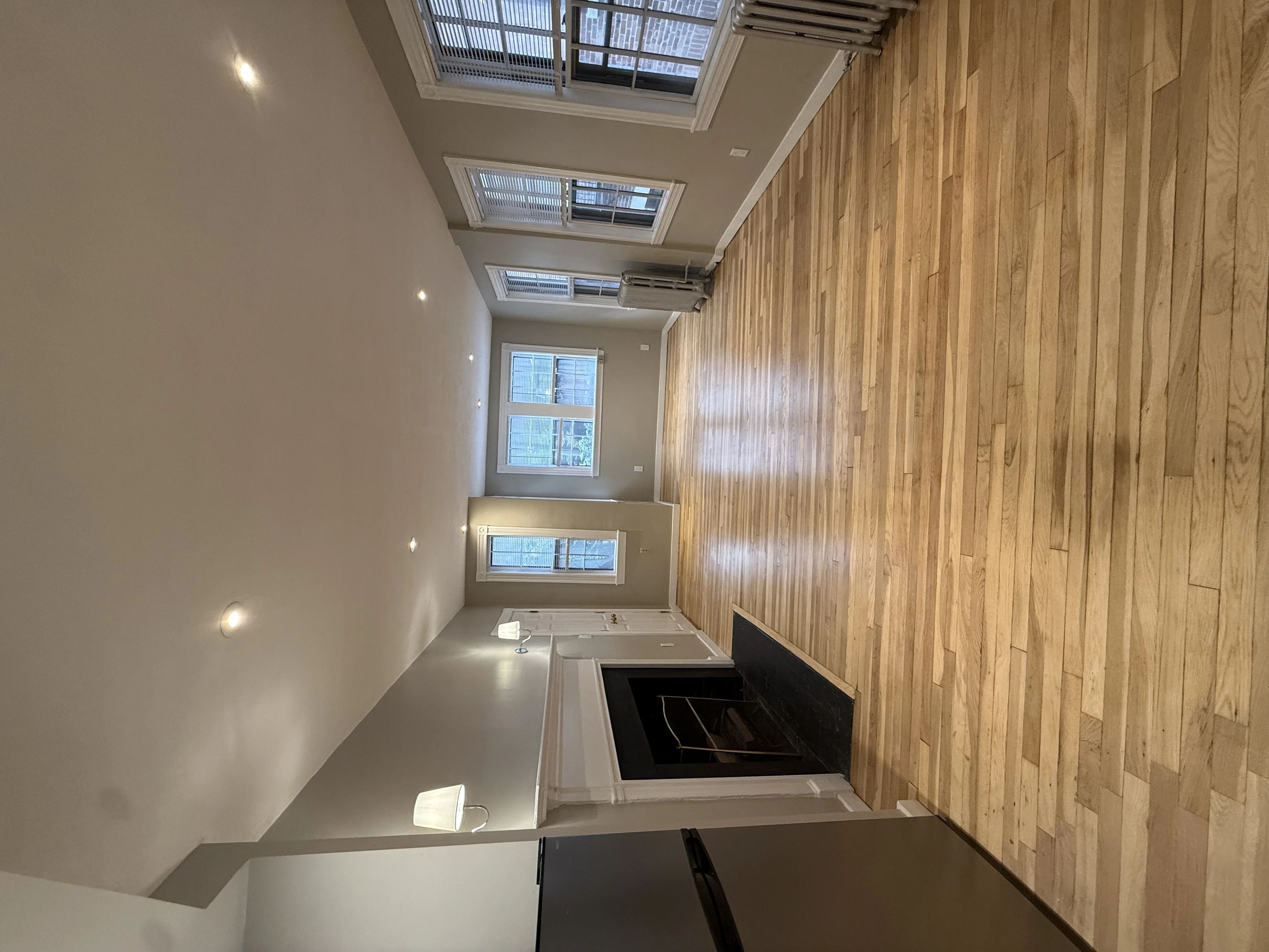 1 bed, 1 bath apartment for rent at 82 Phillips St Unit 2a, Beacon Hill